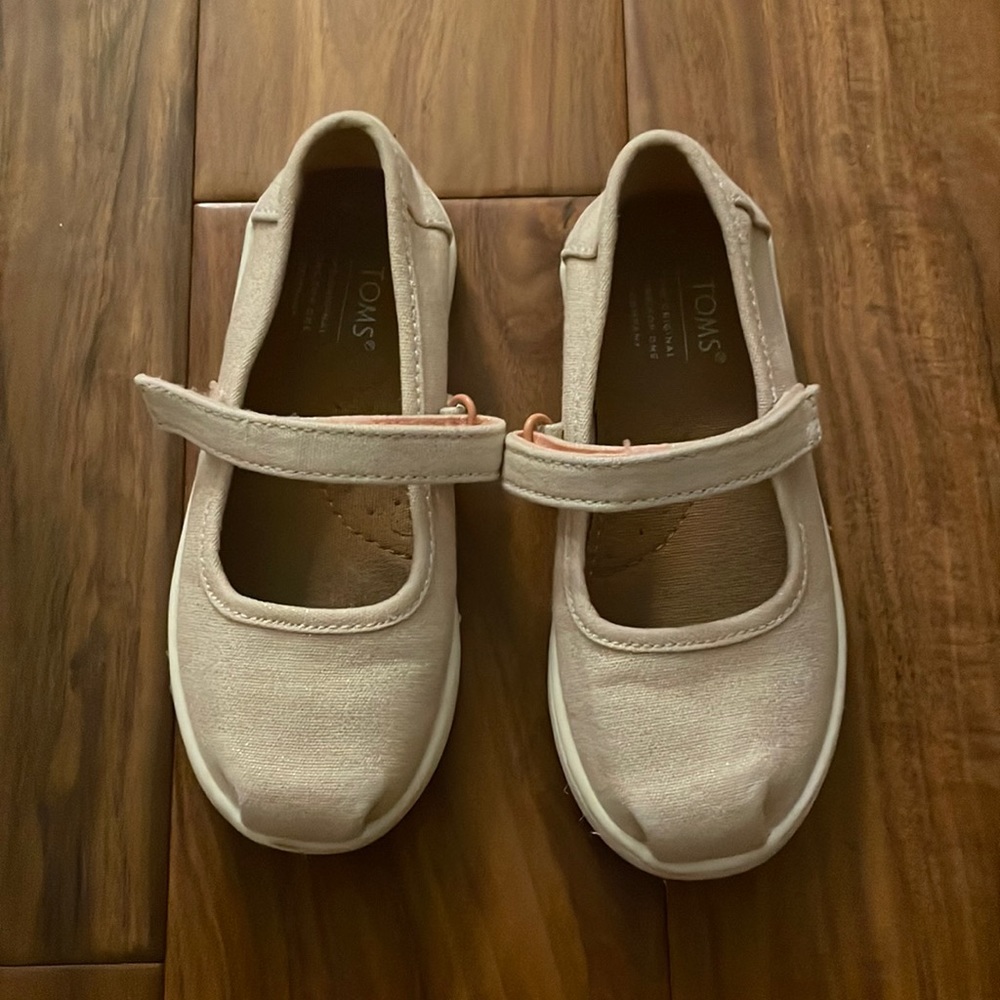 Toms kids toddler size 9 Glitter light pink